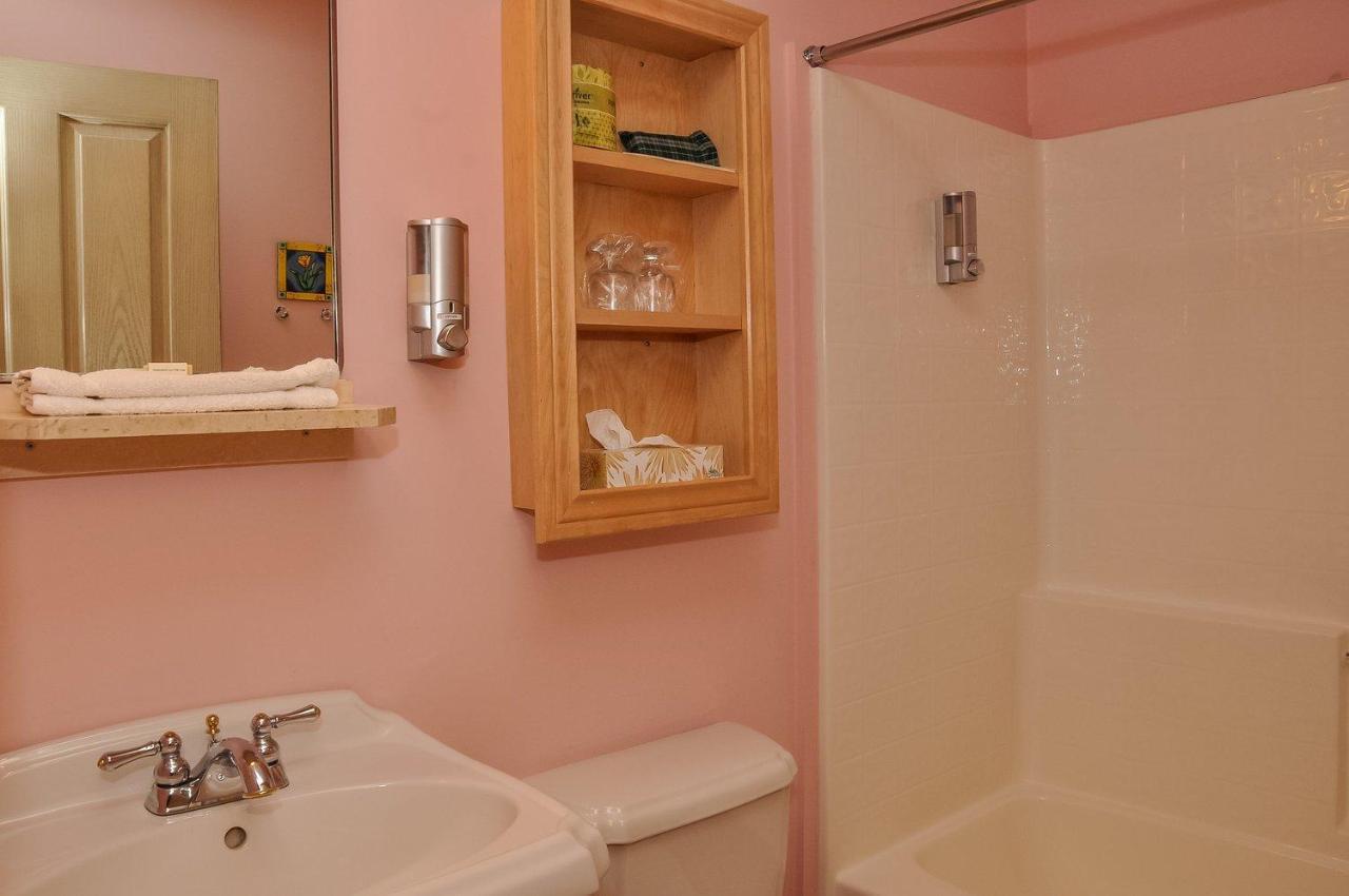 Chanterelle Inn & Cottages Baddeck Inlet Extérieur photo